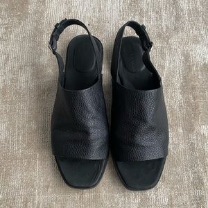 Poppy Barley Commuter Sandals Black 9.5